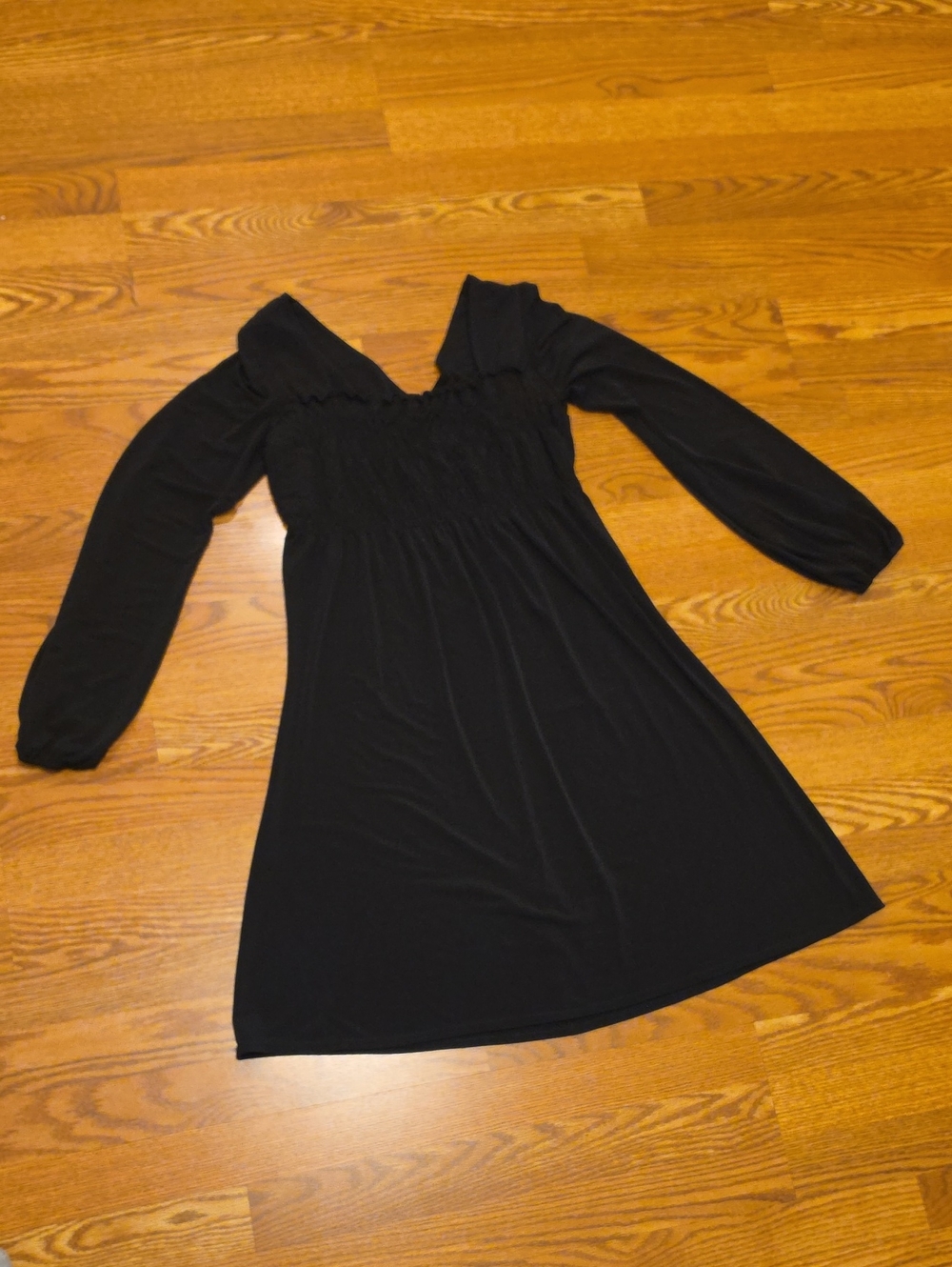 Bisou Bisou Black Smocked Long-Sleeve Tunic Dress